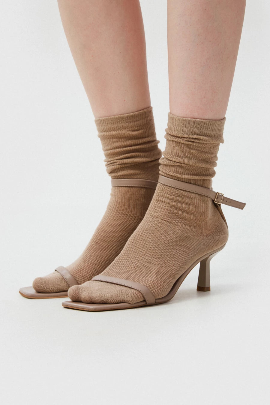 Beige high ribbed cotton socks