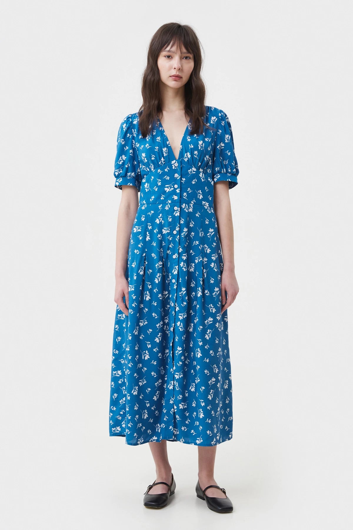 Blue viscose midi dress with buttons in floral print