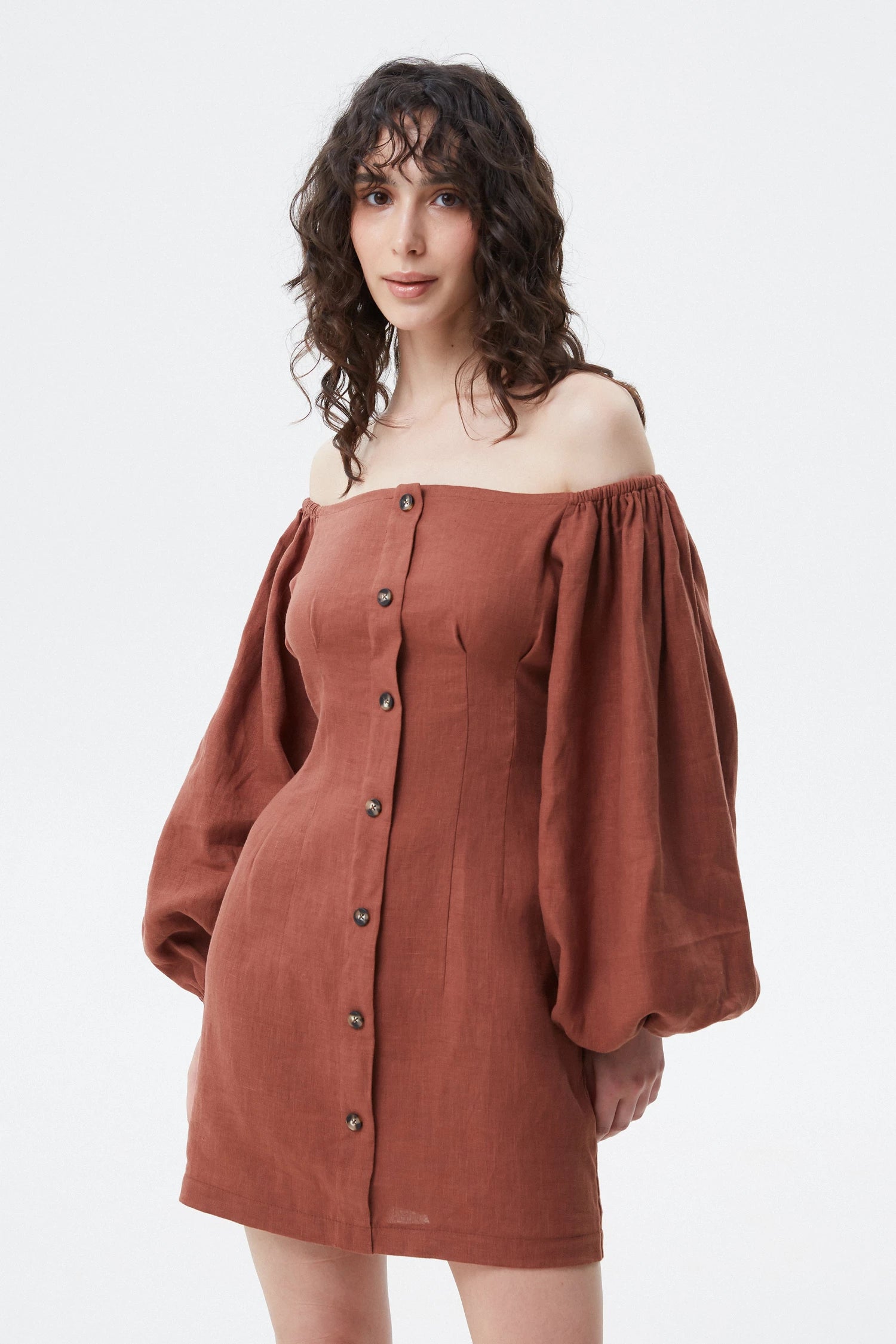 Chocolate short linen dress with open shoulders