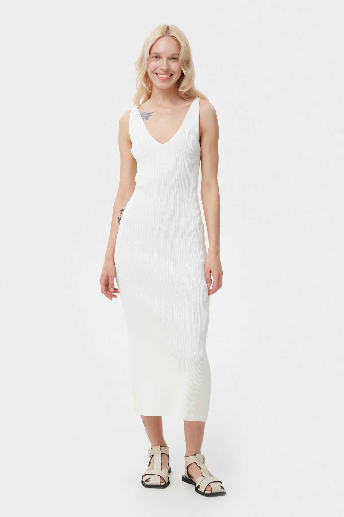 Milky ribbed midi dress with viscose