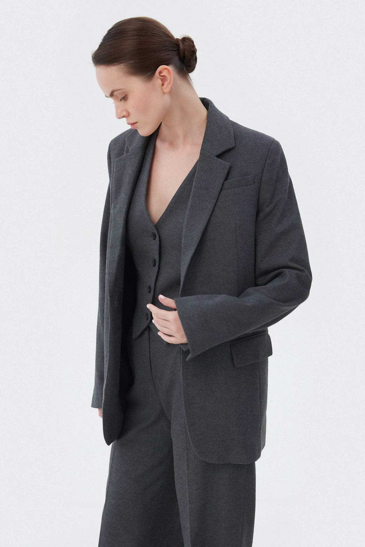 Gray single-breasted straight jacket with wool