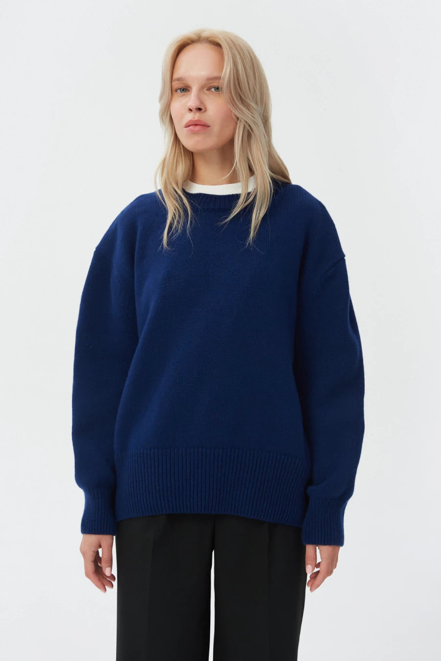 Cashmere dark blue sweater