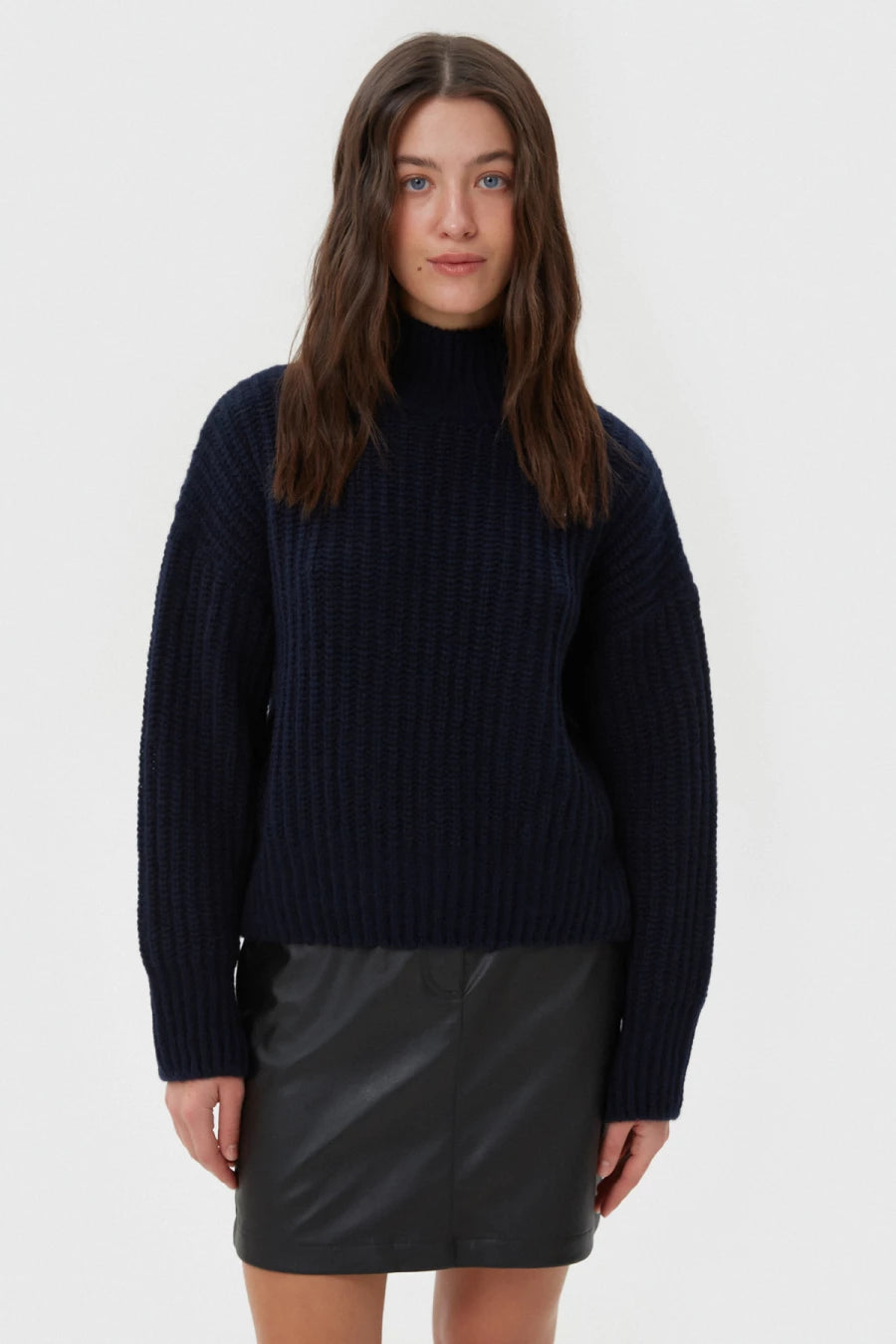 Dark blue short knitted sweater with wool