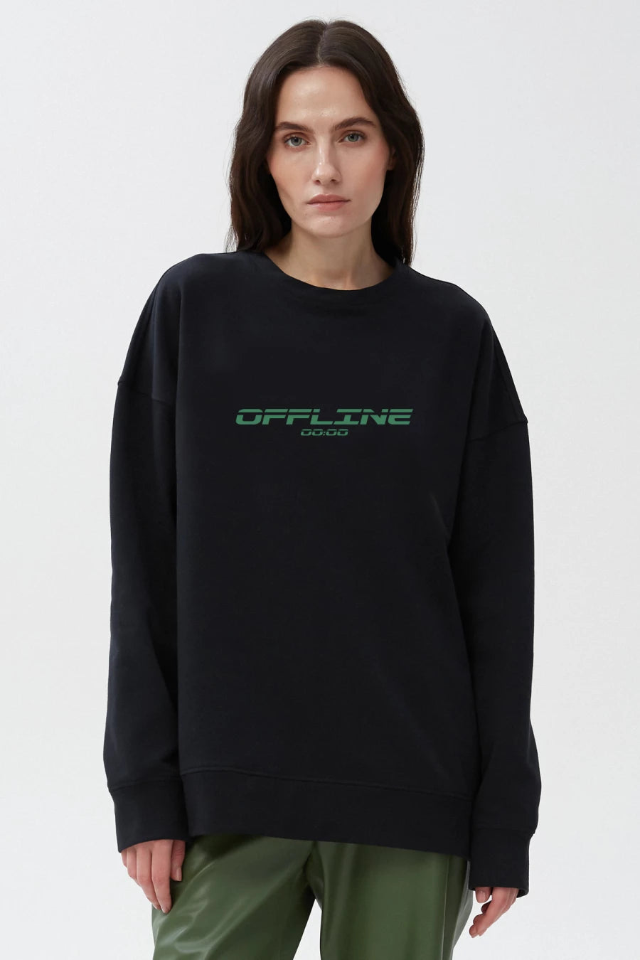 Black elongated unisex sweatshirt "OFFLINE" on fleece