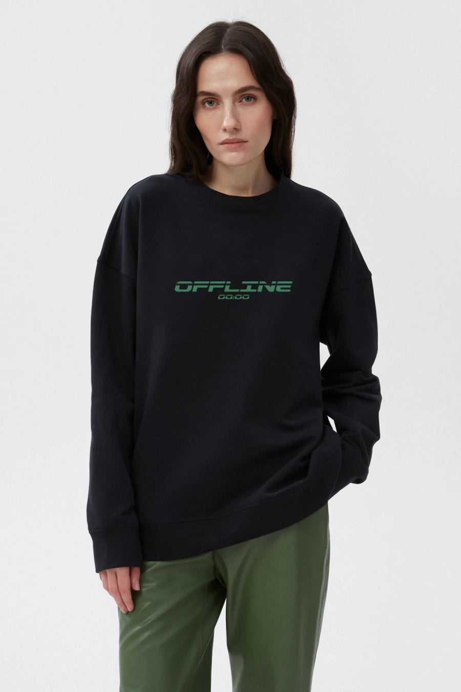 Black elongated unisex sweatshirt "OFFLINE" on fleece