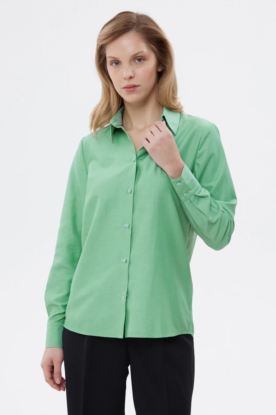 Basic light green shirt with loose fit and cotton