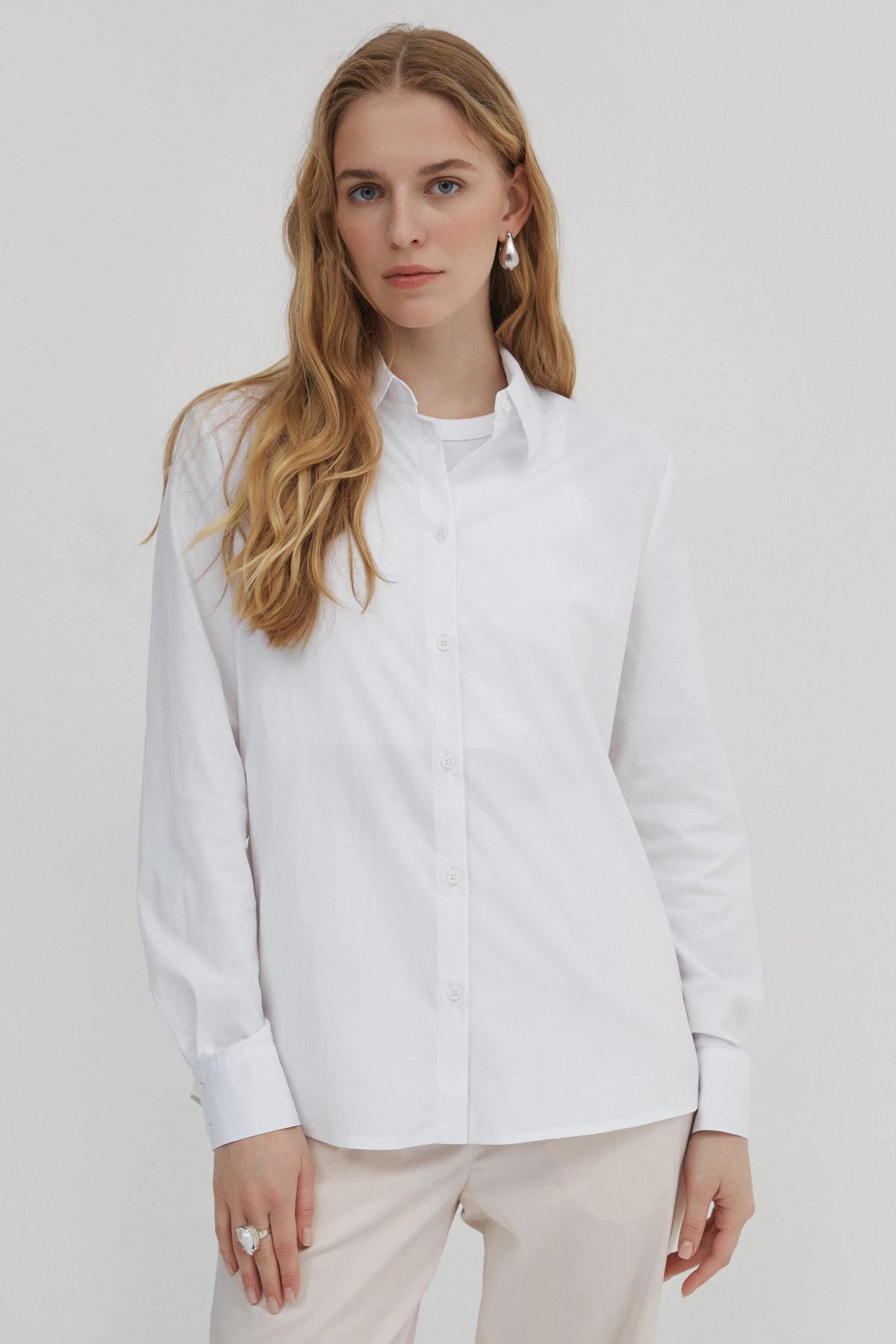 White free cut shirt with cotton