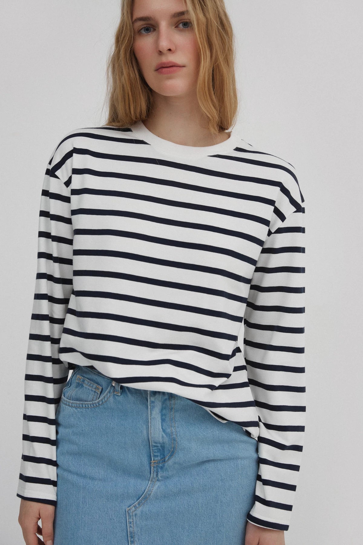 Longsleeve in dark blue stripe with cotton