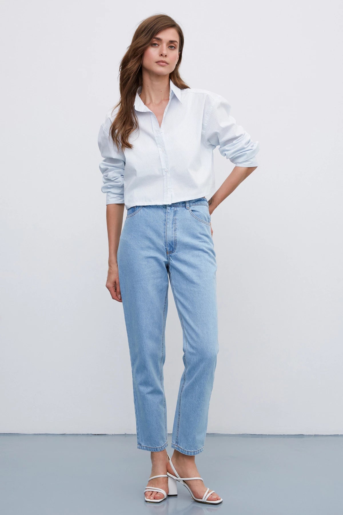 Mom fit jeans in lignht blue denim