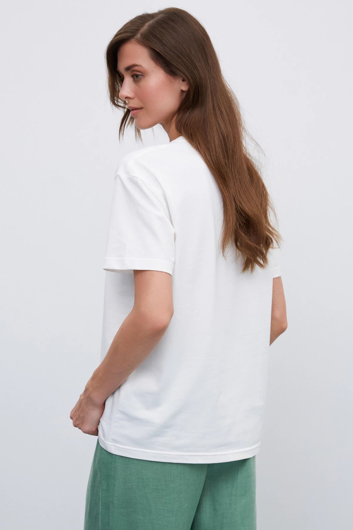 Basic milky white "Dreamer" cotton T-shirt