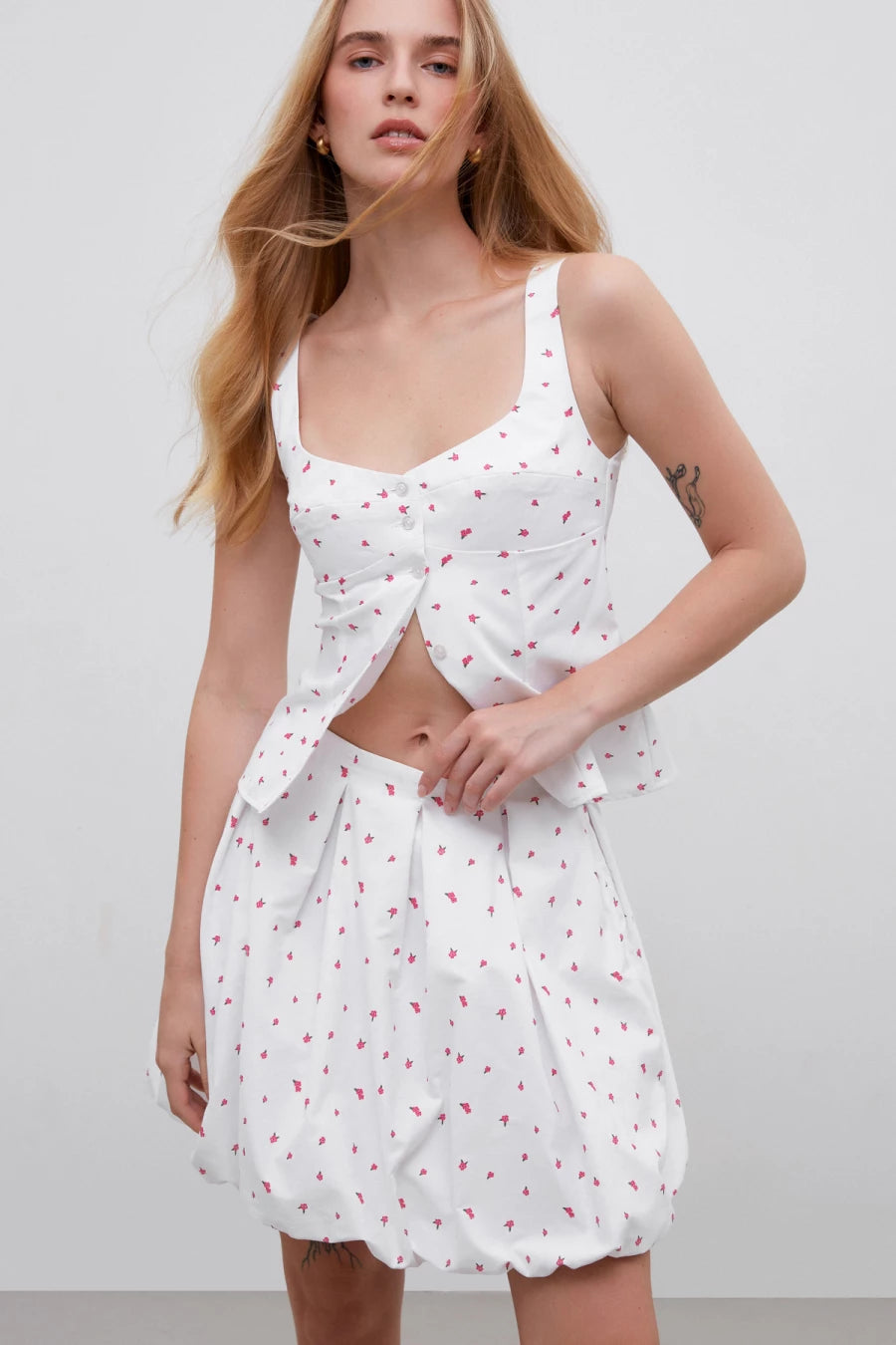 White corset top in "pink flowers" print with cotton