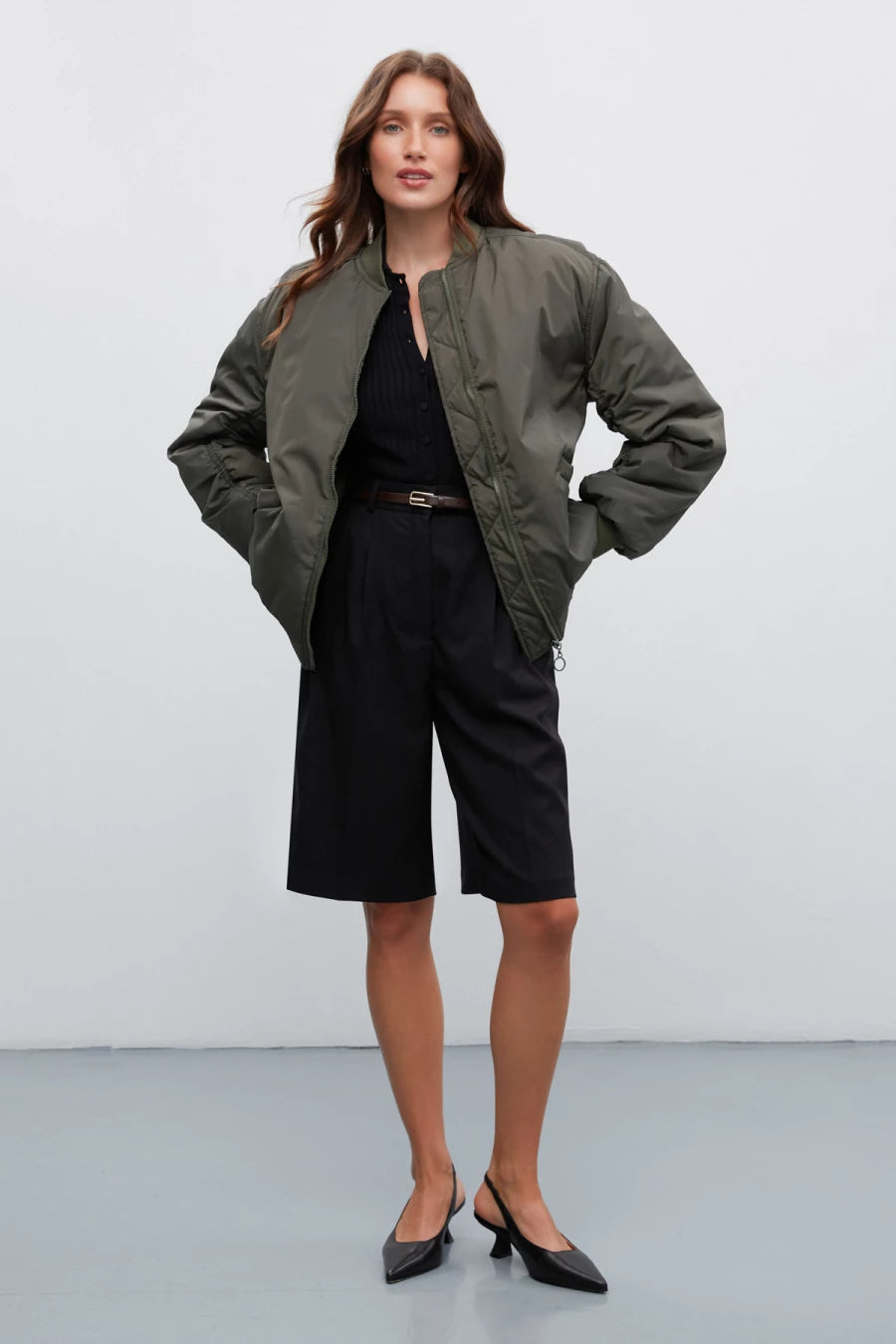 Khaki bomber jacket made of water-repellent raincoat fabric