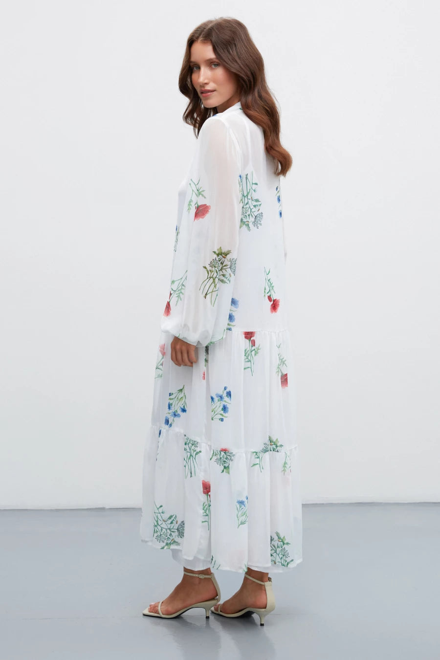 Loose midi dress made of chiffon in the author's "field flowers" print