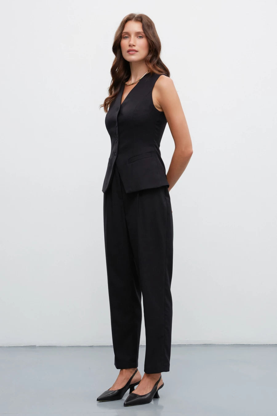 Black classic shortened pants with viscose