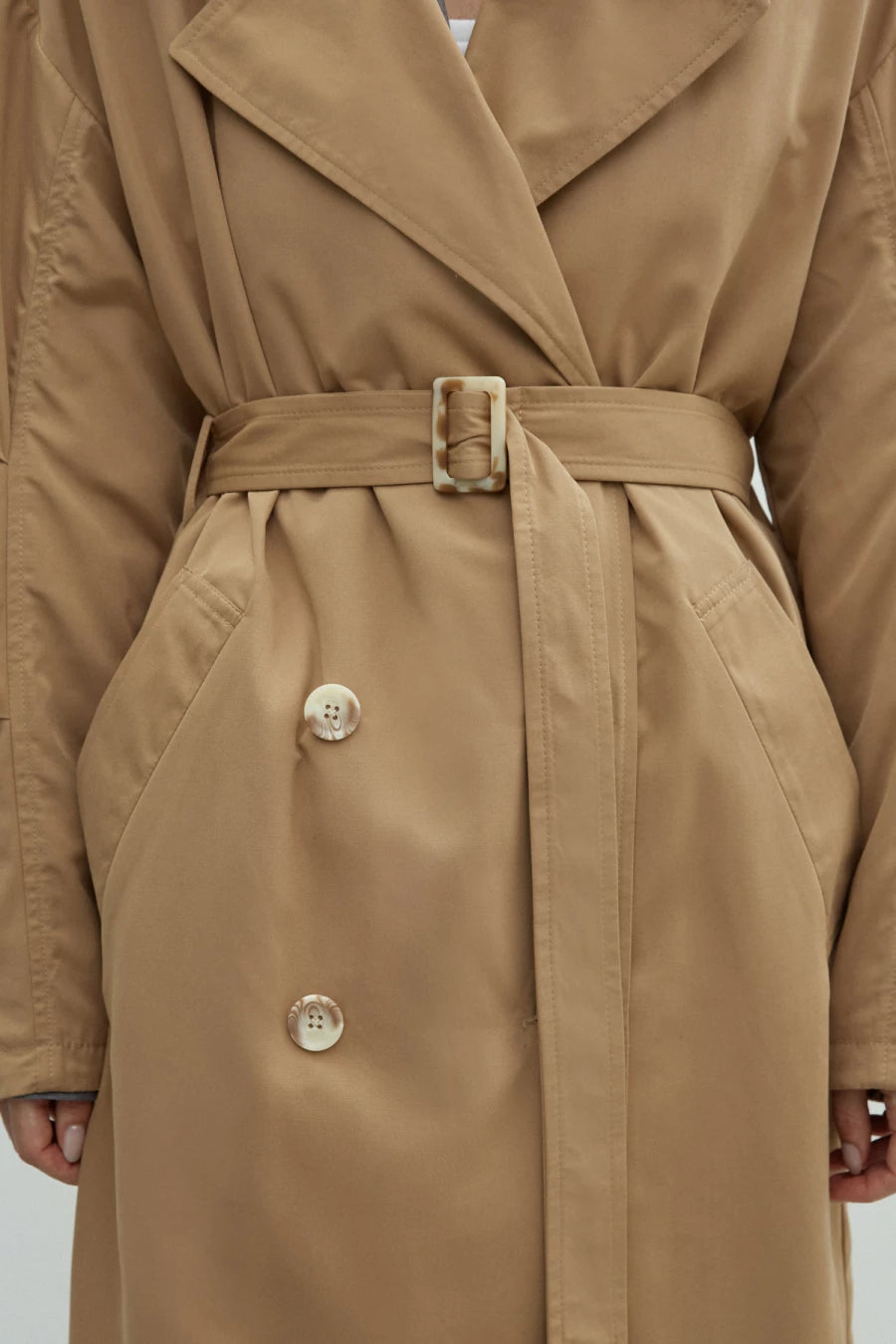 Beige trench coat made of water-repellent cotton