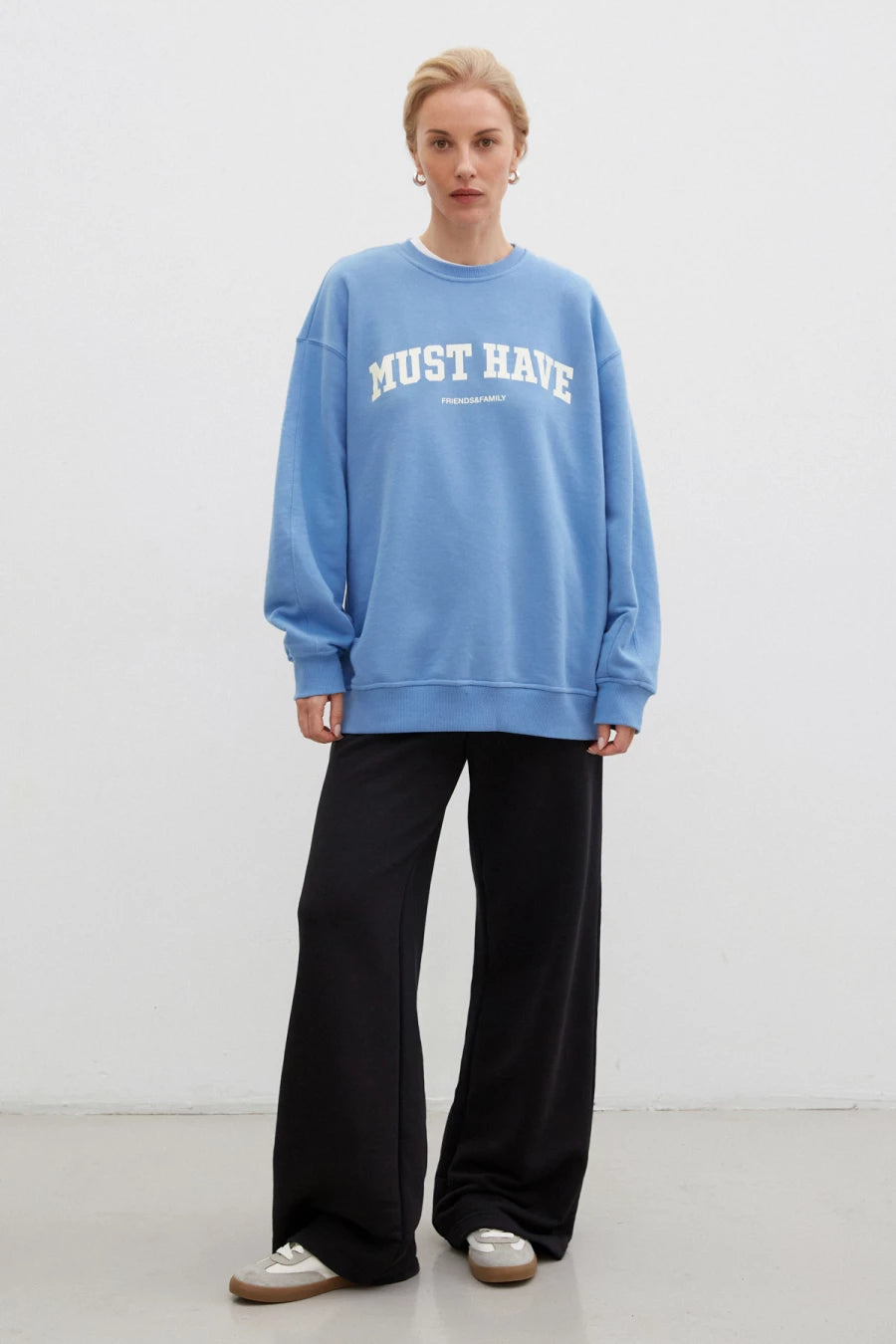 Blue knitted sweatshirt "MUST HAVE"