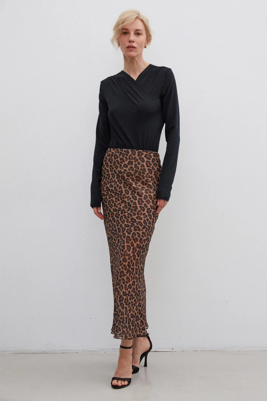 Long midi chiffon skirt in leopard print