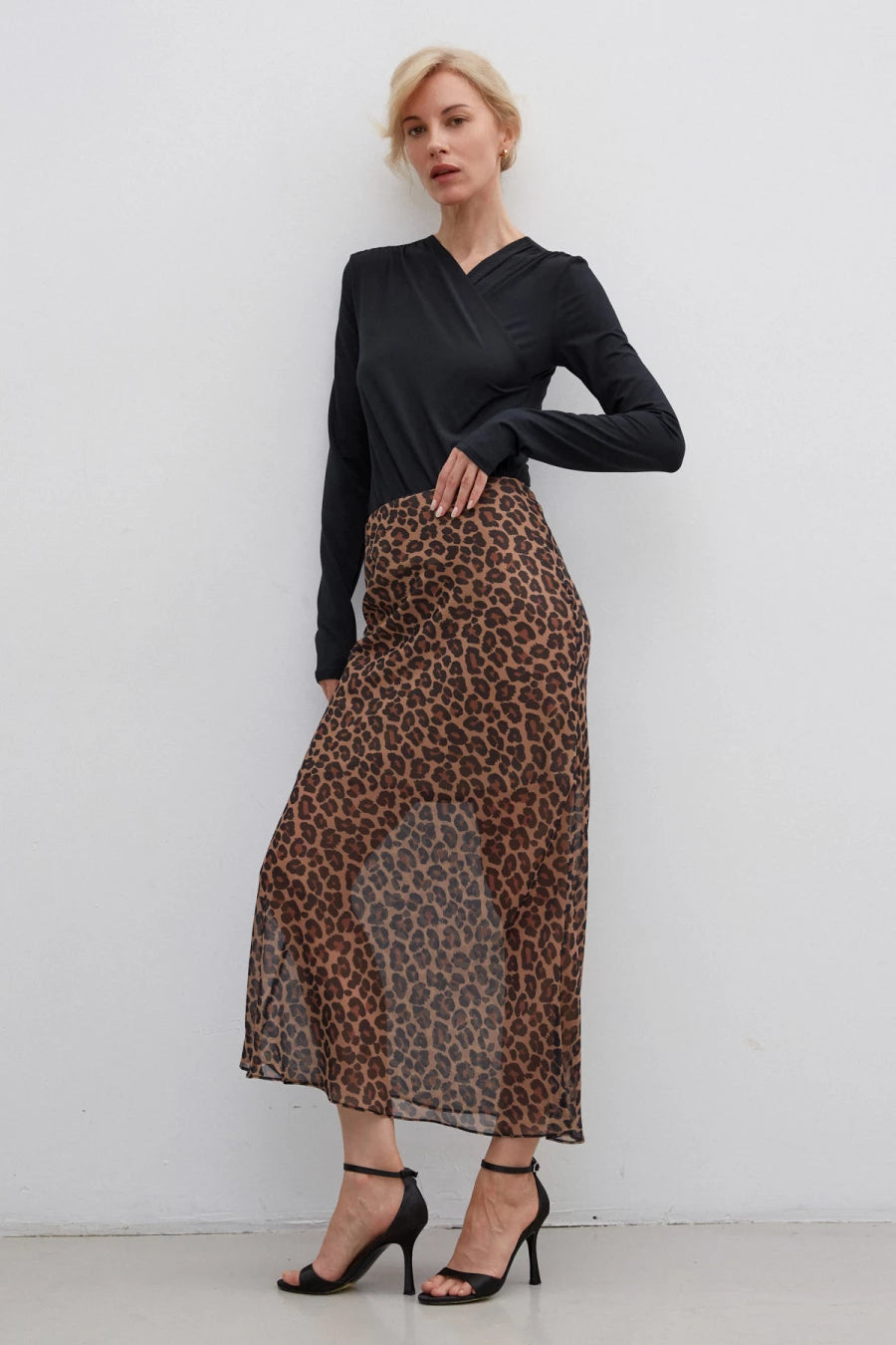 Long midi chiffon skirt in leopard print