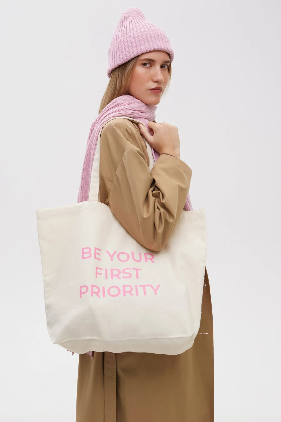 Milk shopper "Be your first priority" made of 100% cotton