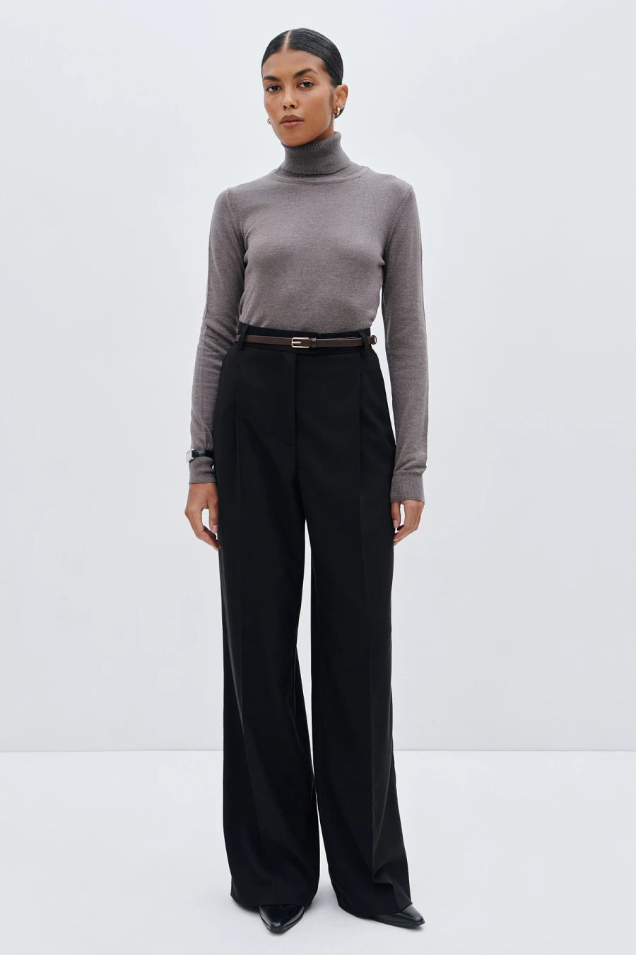 Black elongated palazzo pants with wool