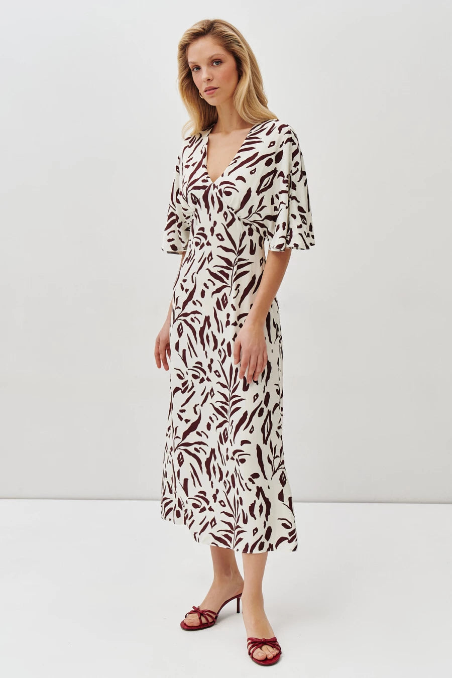 Midi viscose dress in abstract brown print